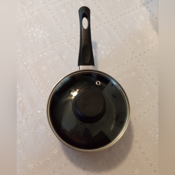 🆕 Simply Essential™ Nonstick 1.5qt Aluminum Covered Sauce pan in Grey - Picture 4 of 7